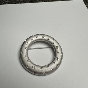 Swarovski Crystal Round Wreath Silver Tone Brooch Pin Swan Signed- Please Read